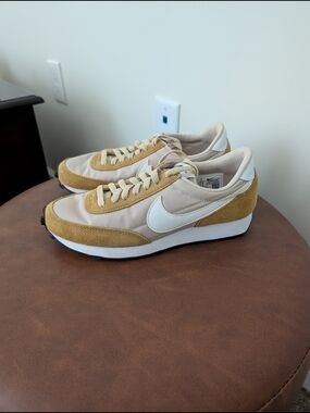 Nike Daybreak Sneaker